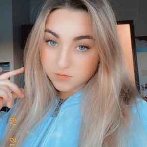 Meet your Posher, Alyssa lyn